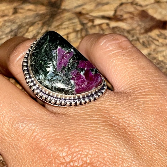 Dark Eudialyte Ring Size 5 3/4 - Picture 6 of 9